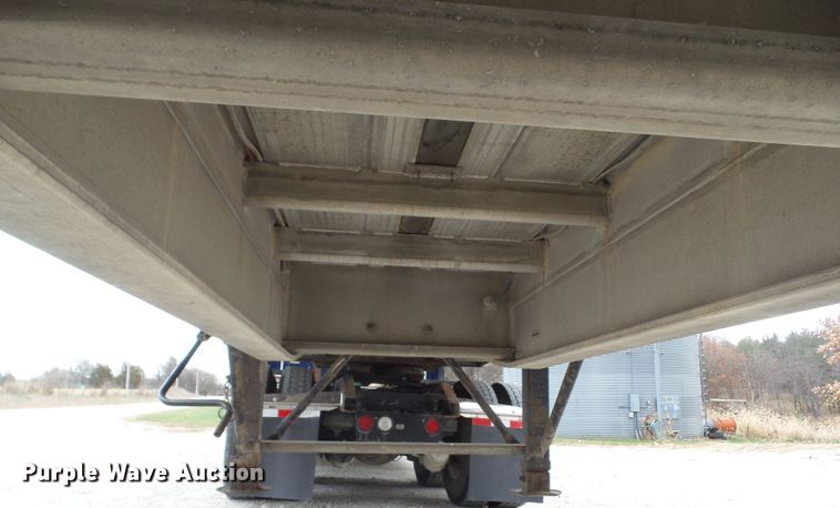 image for item DA7195 2006 East  flatbed trailer