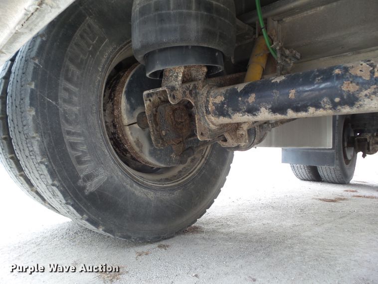 image for item DA7195 2006 East  flatbed trailer