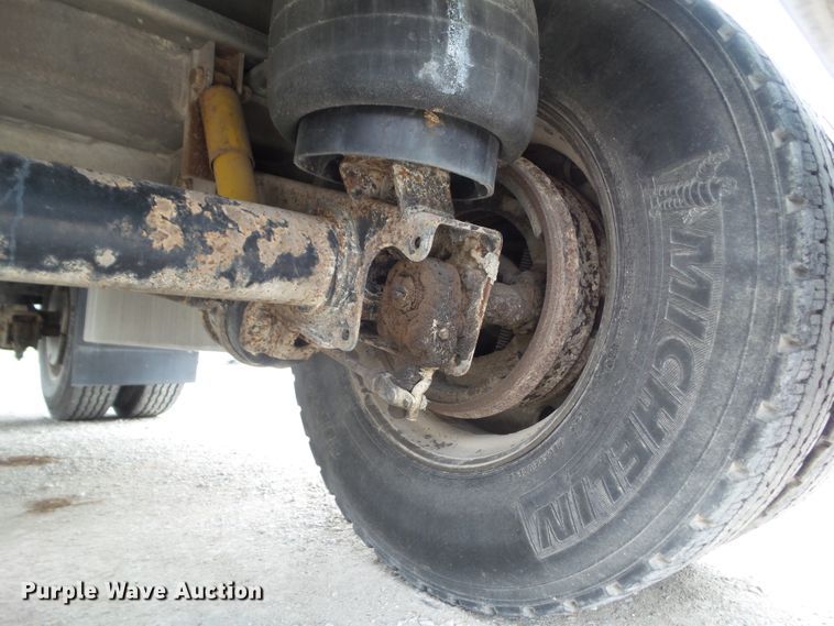 image for item DA7195 2006 East  flatbed trailer