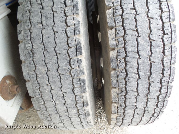 image for item DA7195 2006 East  flatbed trailer