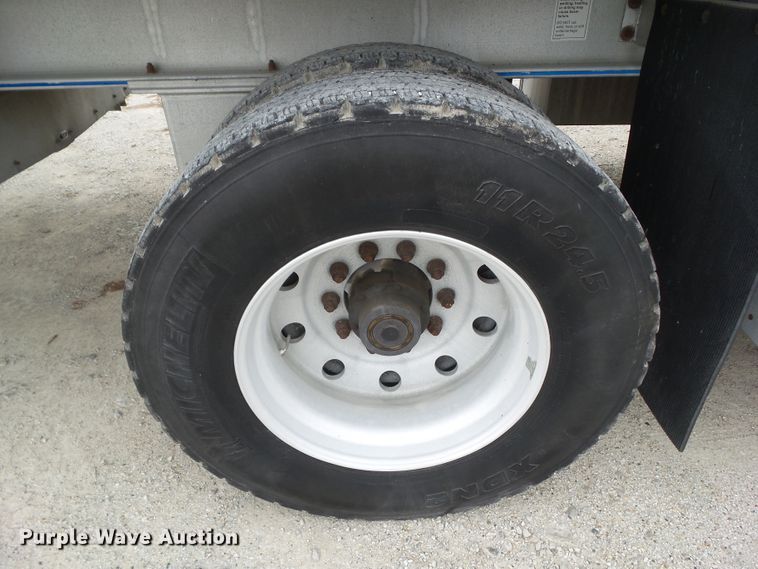 image for item DA7195 2006 East  flatbed trailer