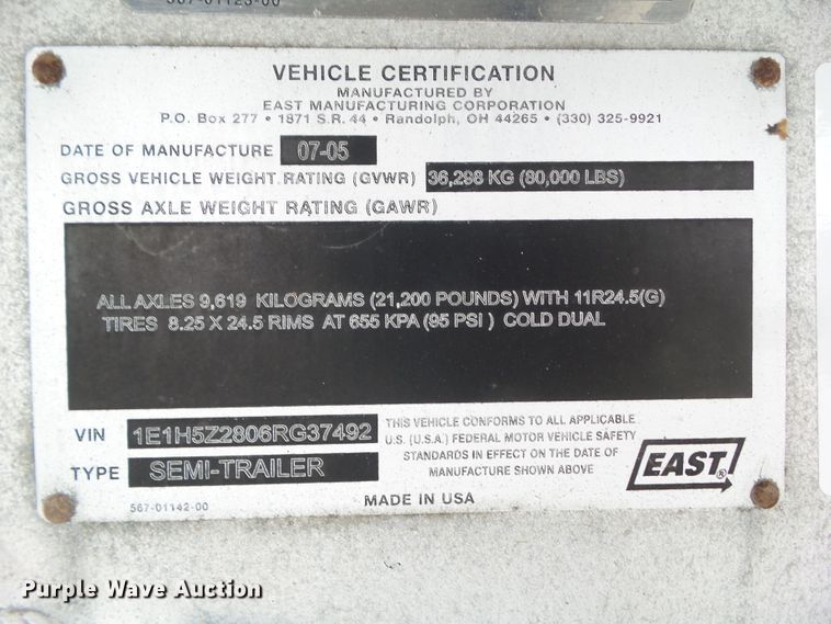 image for item DA7195 2006 East  flatbed trailer