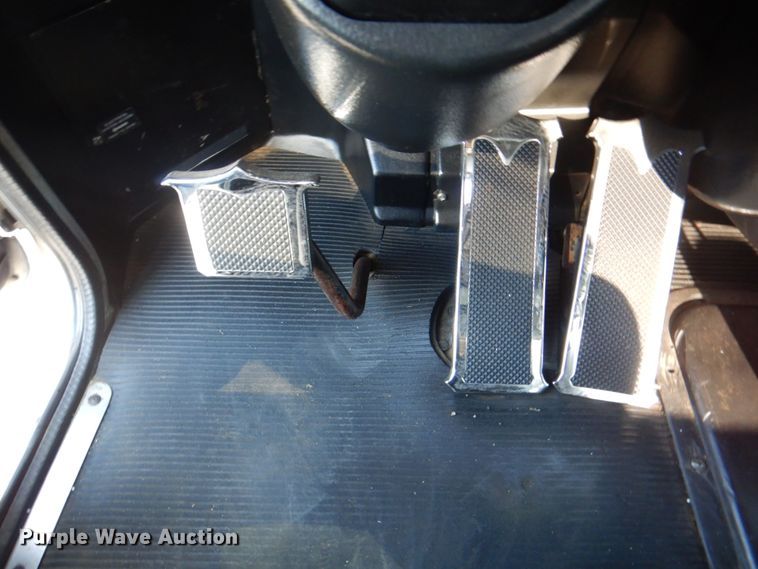 image for item DH7310 2005 Peterbilt 379  semi truck