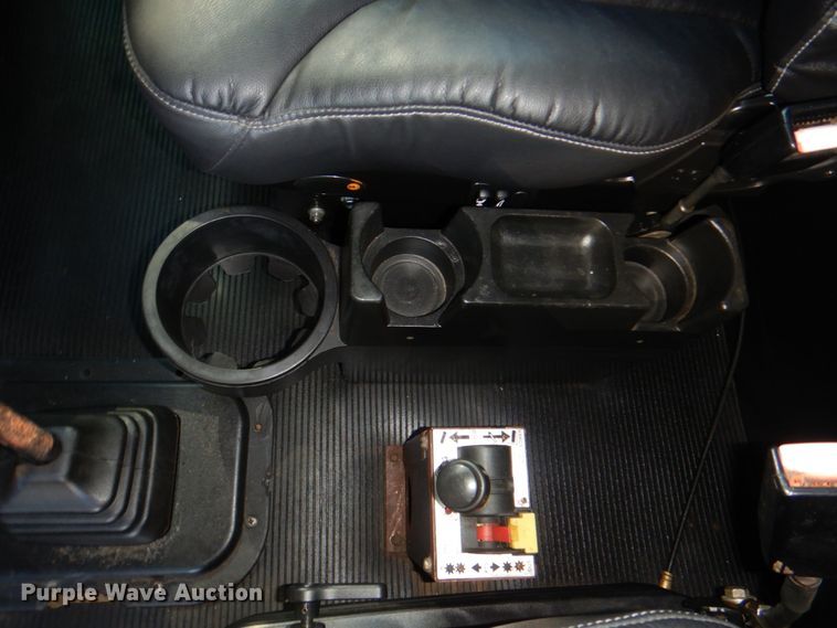 image for item DH7310 2005 Peterbilt 379  semi truck