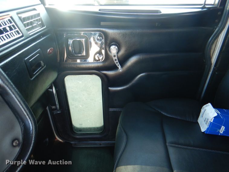 image for item DH7310 2005 Peterbilt 379  semi truck