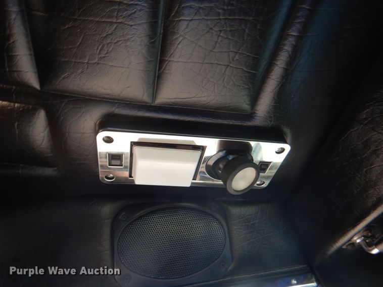 image for item DH7310 2005 Peterbilt 379  semi truck