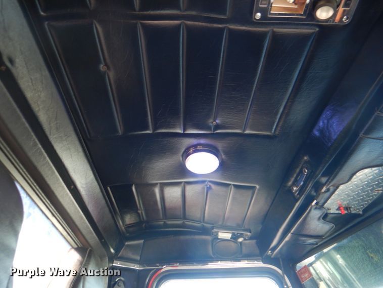 image for item DH7310 2005 Peterbilt 379  semi truck