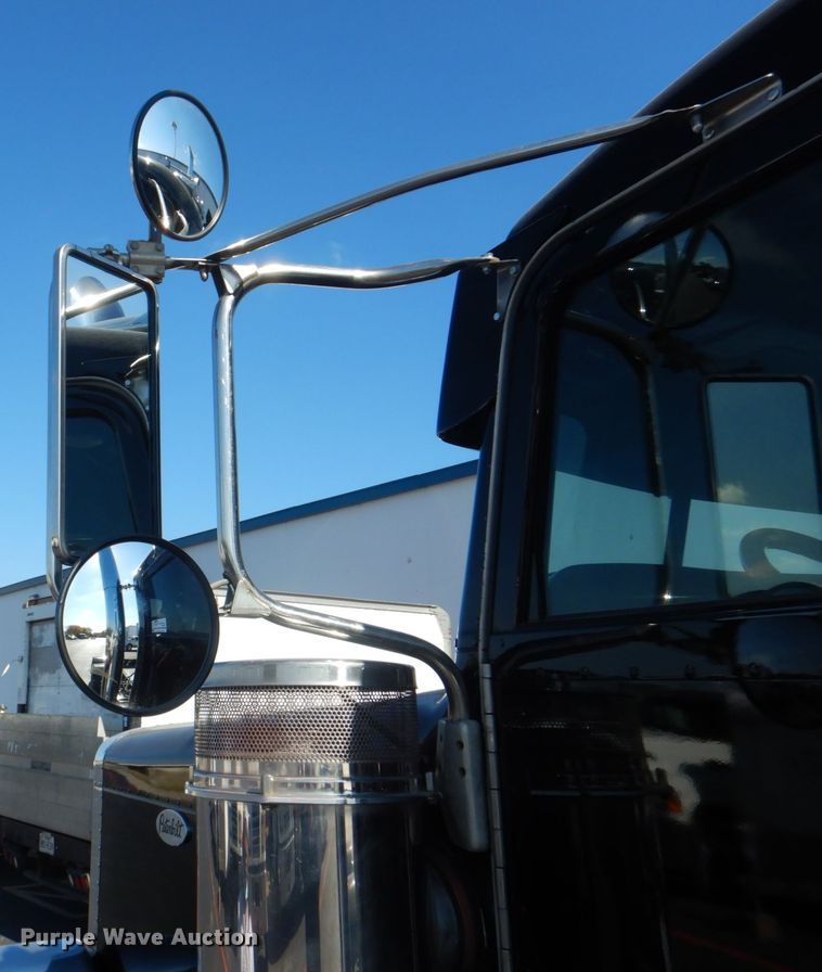 image for item DH7310 2005 Peterbilt 379  semi truck