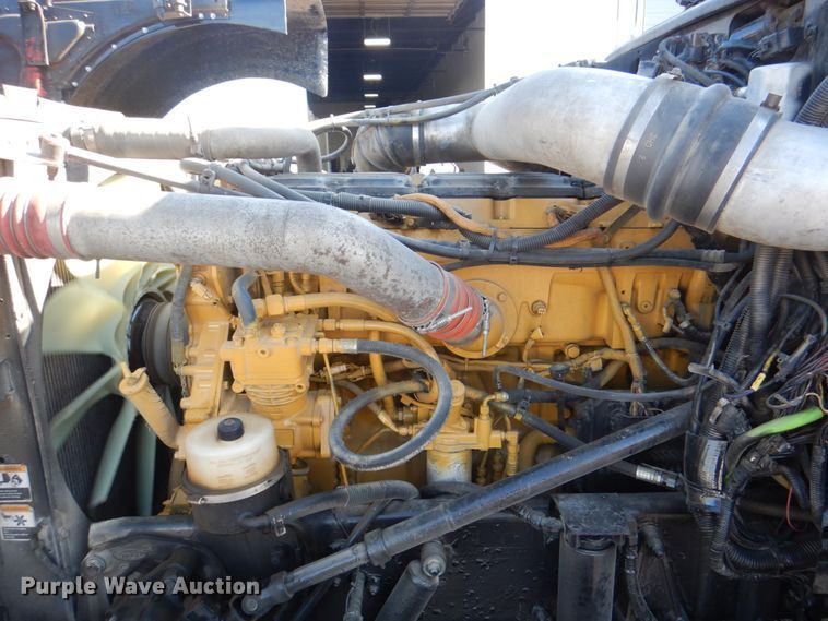 image for item DH7310 2005 Peterbilt 379  semi truck