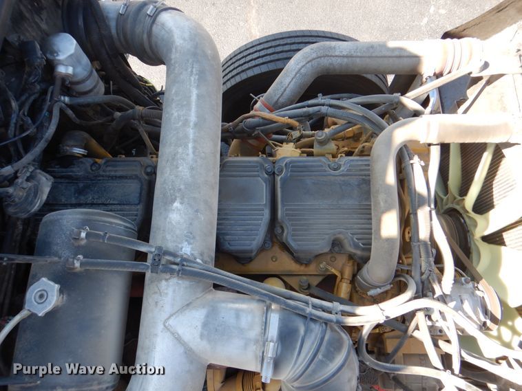 image for item DH7310 2005 Peterbilt 379  semi truck