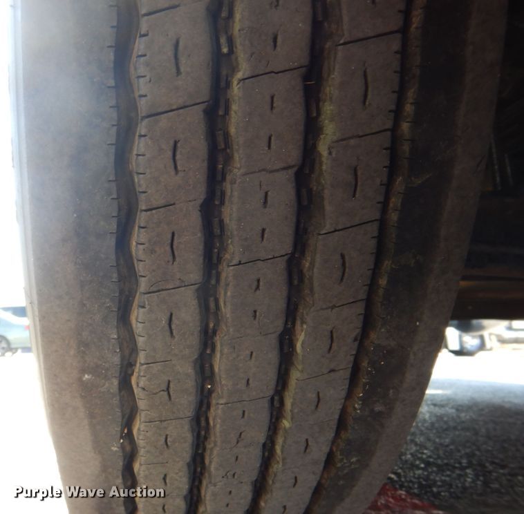 image for item DH7310 2005 Peterbilt 379  semi truck