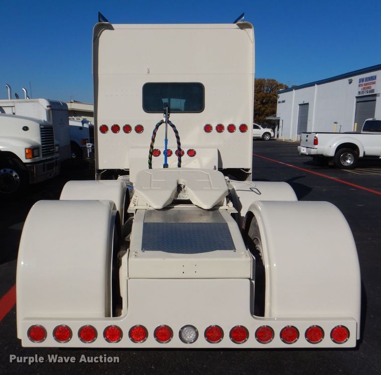 image for item DH7323 2003 Peterbilt 379  semi truck