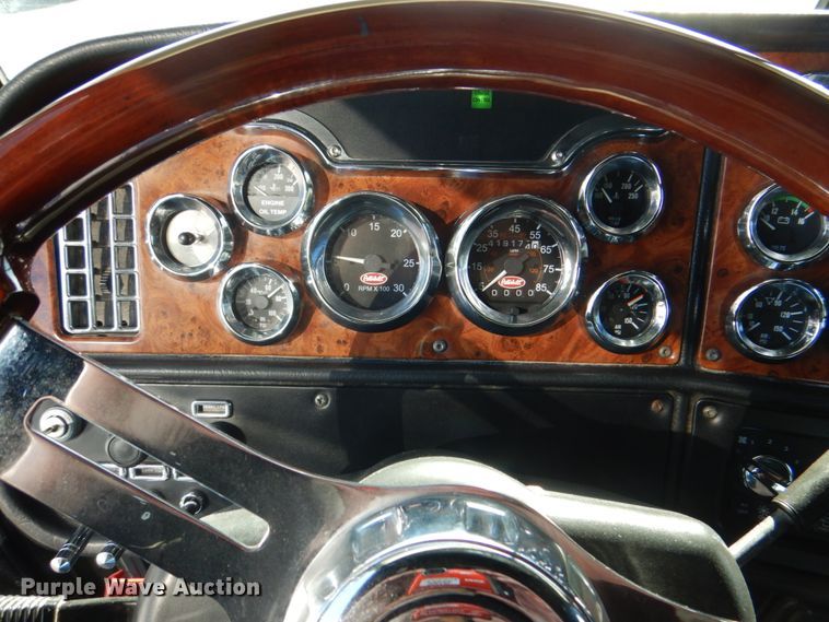 image for item DH7323 2003 Peterbilt 379  semi truck