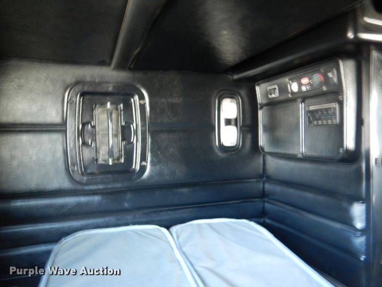 image for item DH7323 2003 Peterbilt 379  semi truck