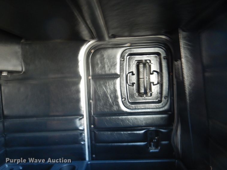 image for item DH7323 2003 Peterbilt 379  semi truck