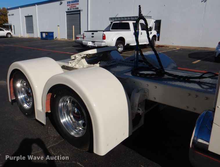 image for item DH7323 2003 Peterbilt 379  semi truck