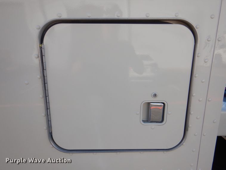 image for item DH7323 2003 Peterbilt 379  semi truck