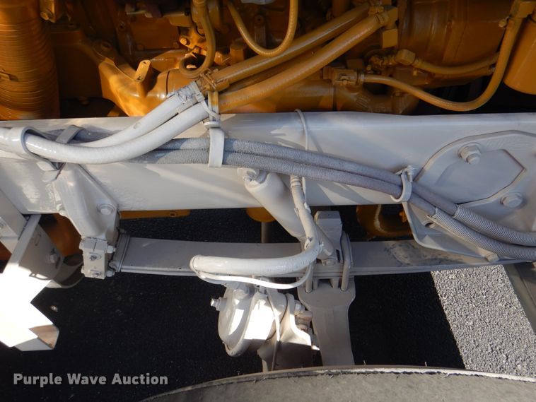 image for item DH7323 2003 Peterbilt 379  semi truck