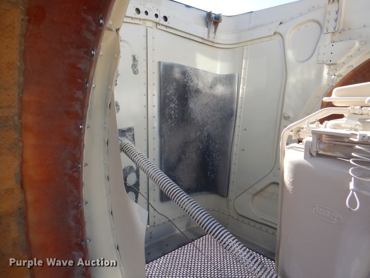 image for item DH7323 2003 Peterbilt 379  semi truck