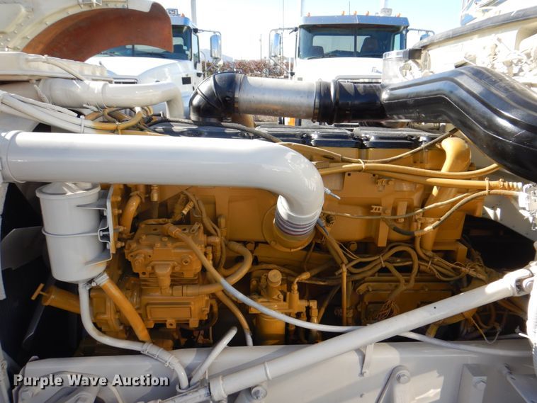 image for item DH7323 2003 Peterbilt 379  semi truck