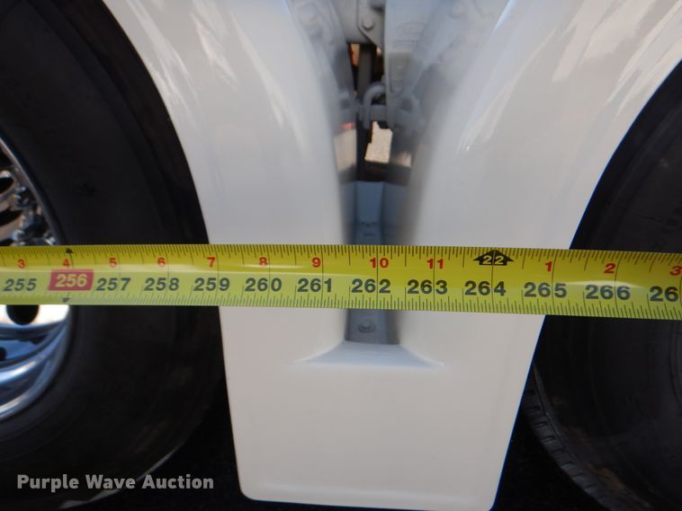 image for item DH7323 2003 Peterbilt 379  semi truck