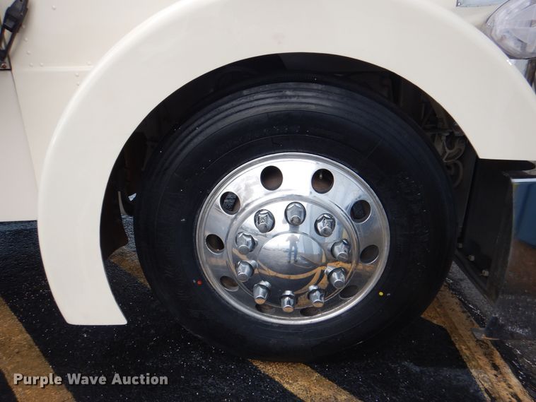 image for item DH7323 2003 Peterbilt 379  semi truck