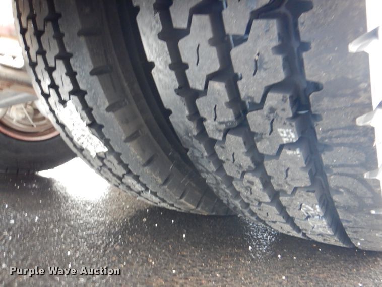 image for item DH7323 2003 Peterbilt 379  semi truck