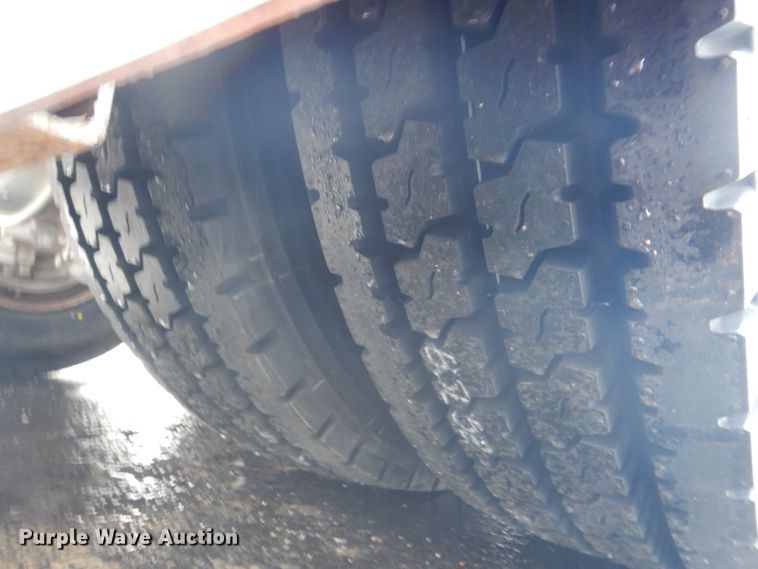 image for item DH7323 2003 Peterbilt 379  semi truck