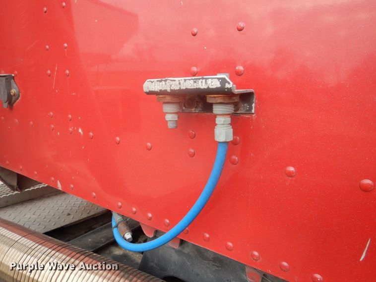 image for item DH8013 1993 International 9200  truck cab and chassis