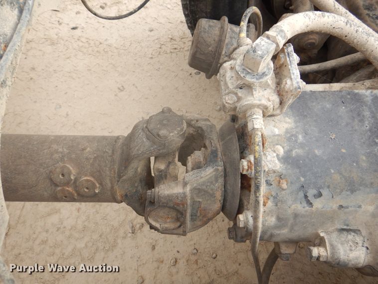 image for item DH8013 1993 International 9200  truck cab and chassis