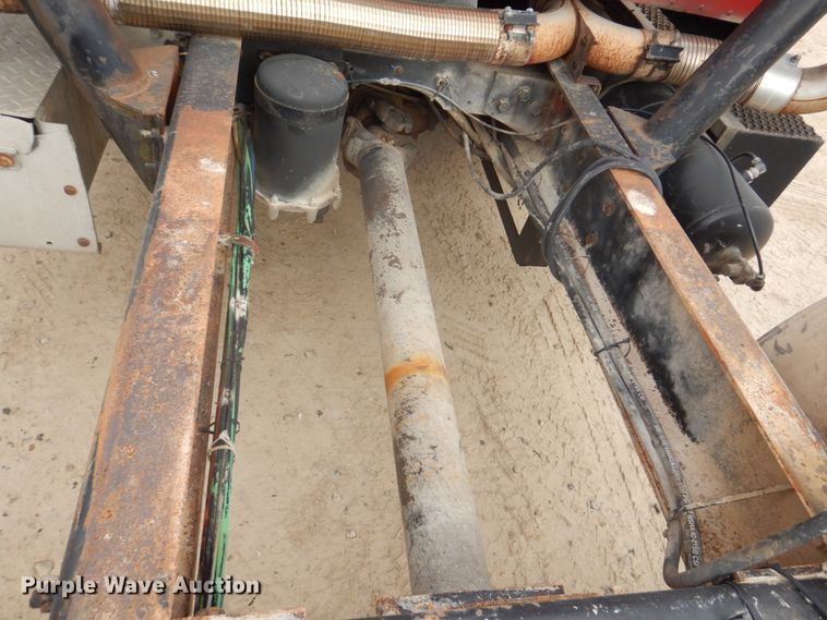 image for item DH8013 1993 International 9200  truck cab and chassis