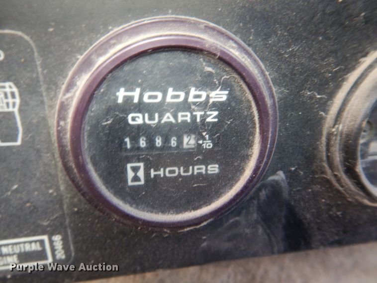 image for item DH8013 1993 International 9200  truck cab and chassis