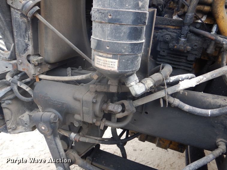 image for item DH8013 1993 International 9200  truck cab and chassis