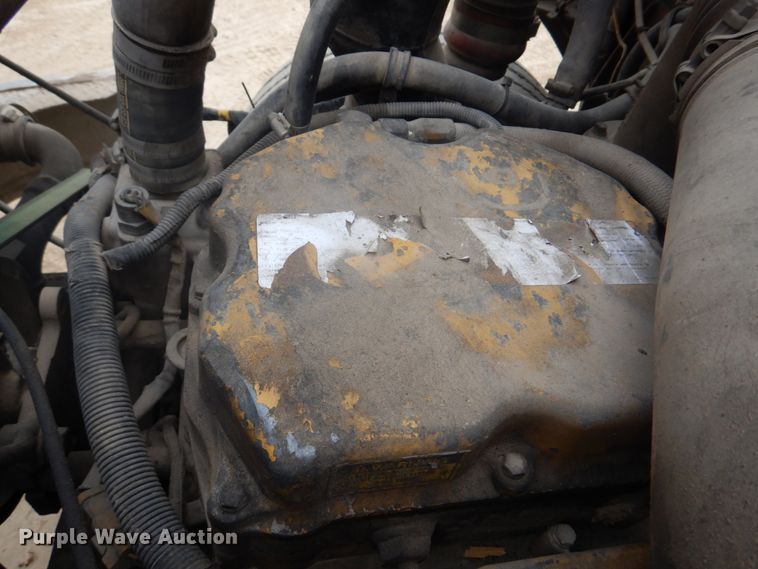 image for item DH8013 1993 International 9200  truck cab and chassis