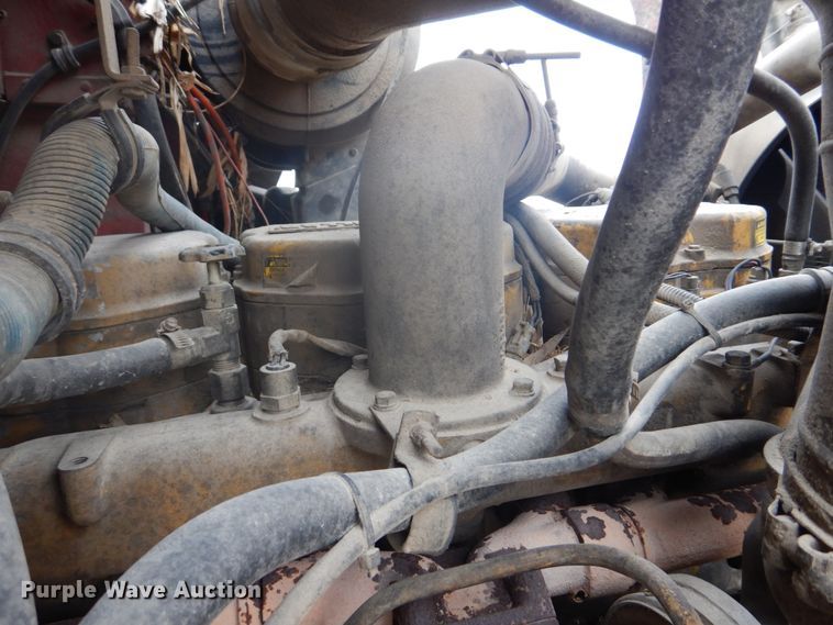 image for item DH8013 1993 International 9200  truck cab and chassis