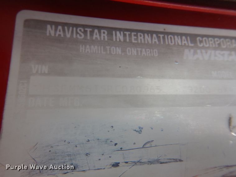 image for item DH8013 1993 International 9200  truck cab and chassis