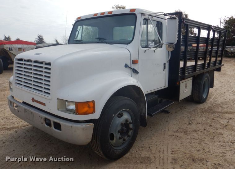 image for item DH8015 1991 International 4600  flatbed truck