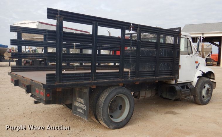 image for item DH8015 1991 International 4600  flatbed truck