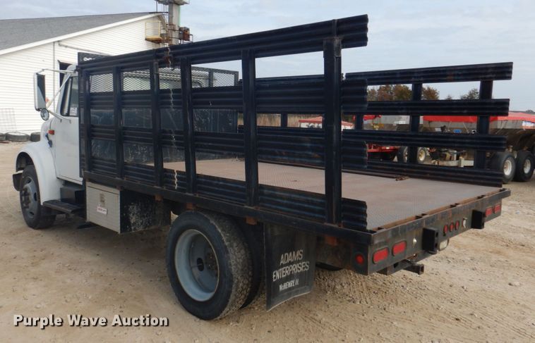 image for item DH8015 1991 International 4600  flatbed truck