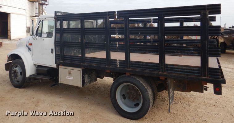 image for item DH8015 1991 International 4600  flatbed truck