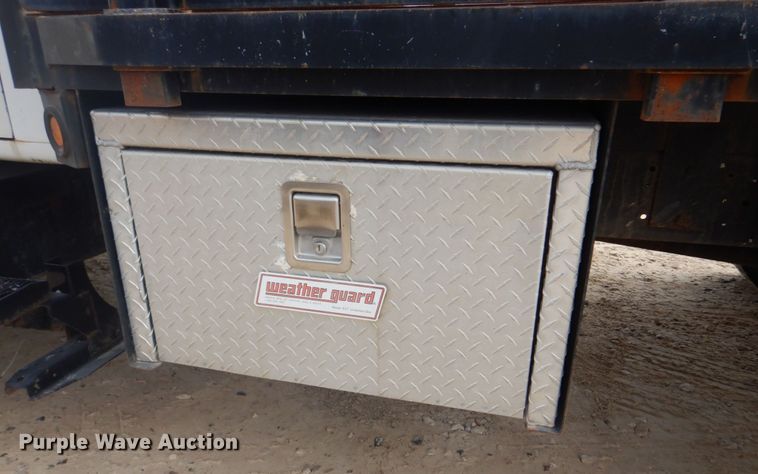 image for item DH8015 1991 International 4600  flatbed truck