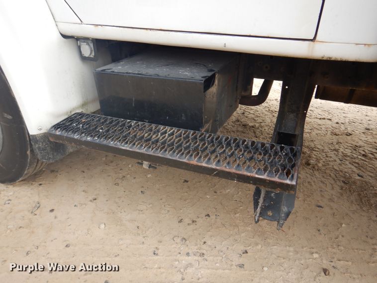 image for item DH8015 1991 International 4600  flatbed truck