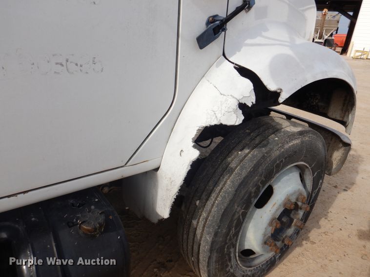 image for item DH8015 1991 International 4600  flatbed truck