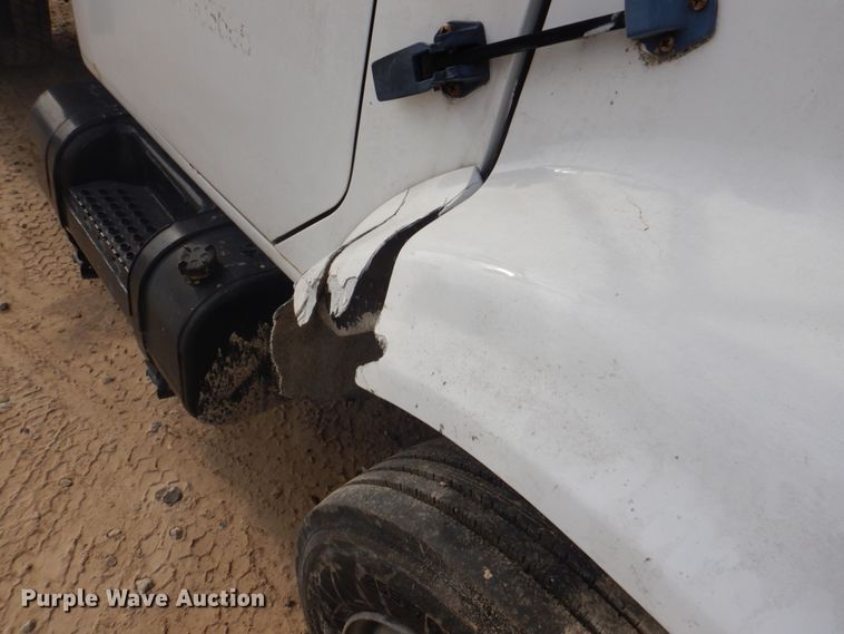 image for item DH8015 1991 International 4600  flatbed truck