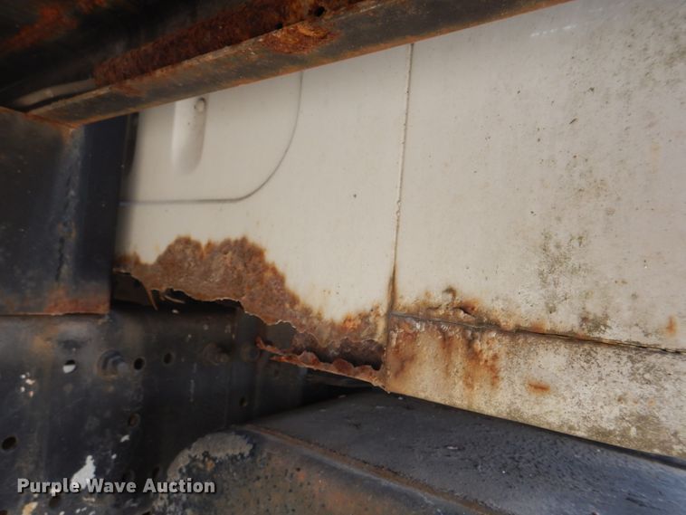 image for item DH8015 1991 International 4600  flatbed truck