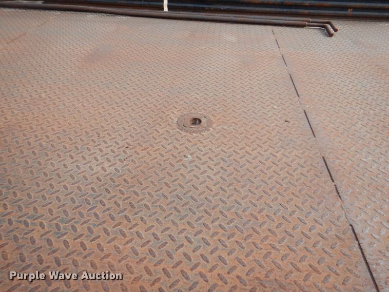 image for item DH8015 1991 International 4600  flatbed truck