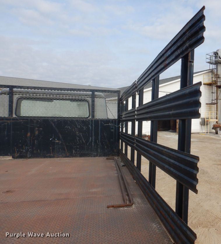 image for item DH8015 1991 International 4600  flatbed truck