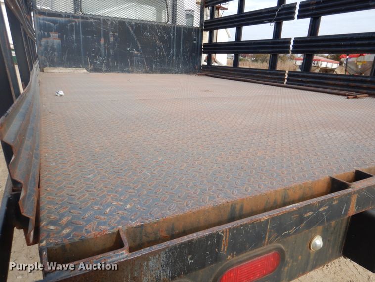 image for item DH8015 1991 International 4600  flatbed truck