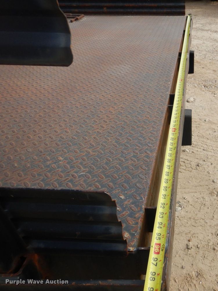 image for item DH8015 1991 International 4600  flatbed truck