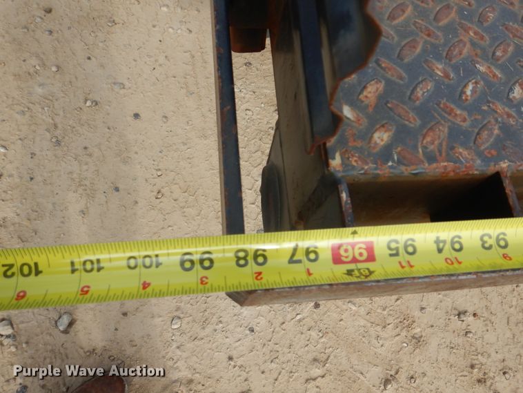 image for item DH8015 1991 International 4600  flatbed truck